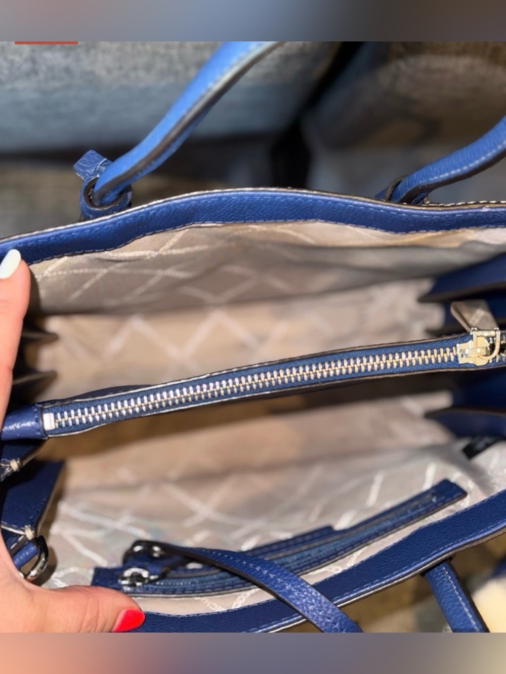Michael Kors Mercer Medium Accordion Tote blue white striped straw-like material - Picture 7 of 8